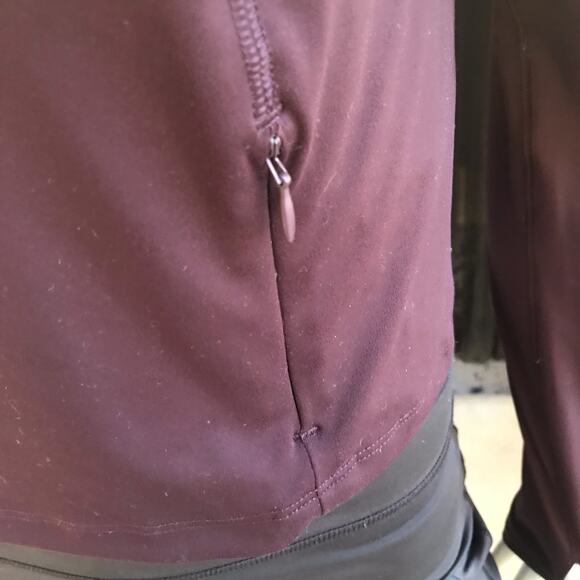 Old Navy Active Cropped Long Sleeve Purple Top Zipped Pocket Women's Size Small - Picture 6 of 7